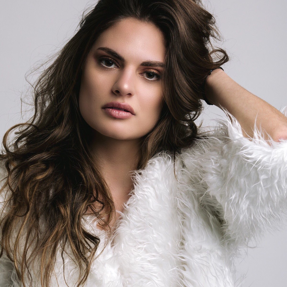 Love everything about this photo! 👏🏽
Model: Amanda R 
Hair and MUA: Umaihani
For bookings contact info@geminimodels.com

#geminimodels #kw #model #fashion #beauty #talent #style #brunette #kitchener #waterloo #commercialmodel