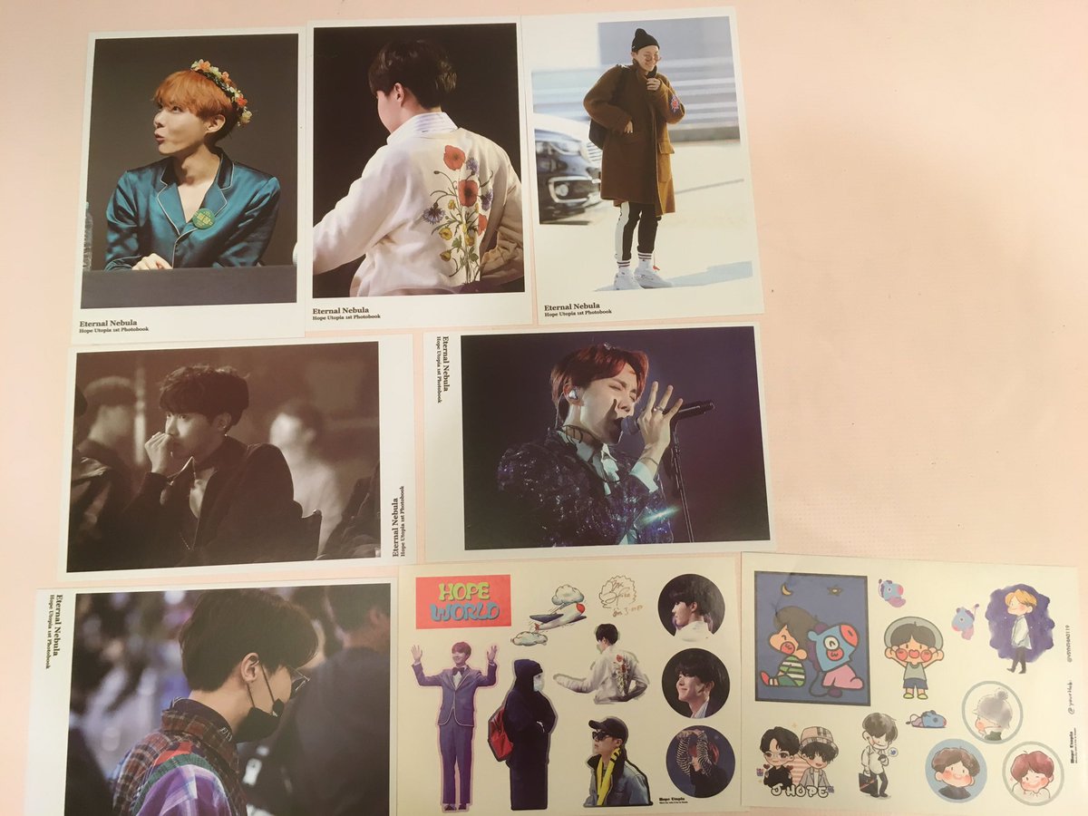 QihCdEDC4rgyF5u's tweet image. @Hope_utopia💜💜
這本寫真真的很漂亮😭😭當初沒跟到代購orz只好自己去網路上收，站姐人真的很好，願意給我一套小特典(;´༎ຶД༎ຶ` )
希望我有一天能成功收到薄寫和帆布包(๑•̀ㅂ•́)و✧ 
謝謝您拍出如此完美的號錫💕我會一直支持姐姐的(*´∀`)~♥