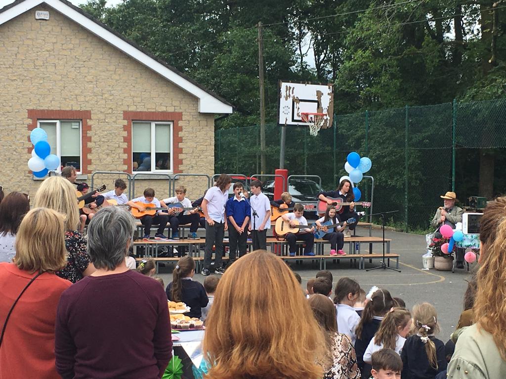 Today was a very special day as we marked our principal's retirement. Múinteoir Áine has been a very special part of our school for 23 years! We will miss her very much but we wish her the very very best on her new journey.