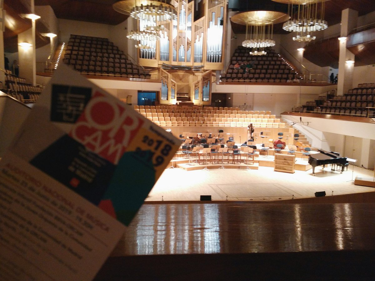 Hoy toca tarde de música, gracias a @ORCAM_Madrid. Planazo para un martes de calor en #LosMadriles. 😍🎻🎹🎼🎵🎶