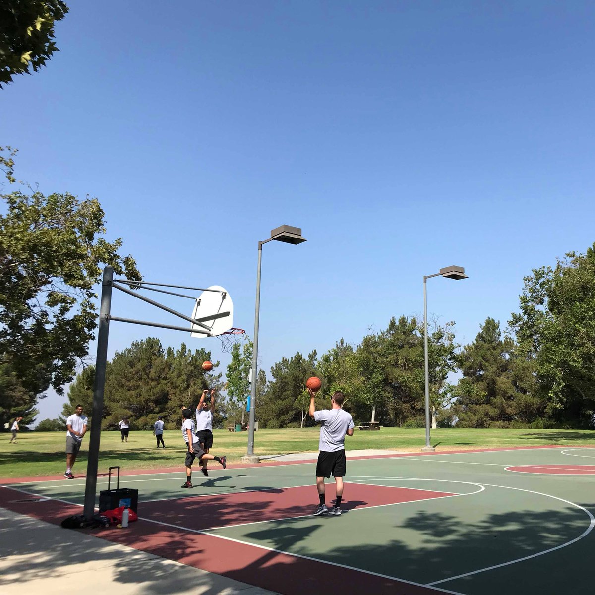 24HRMED's tweet photo. What's your favorite summer activity? 
#TuesdayThoughts https://t.co/dKOfxlwb9r