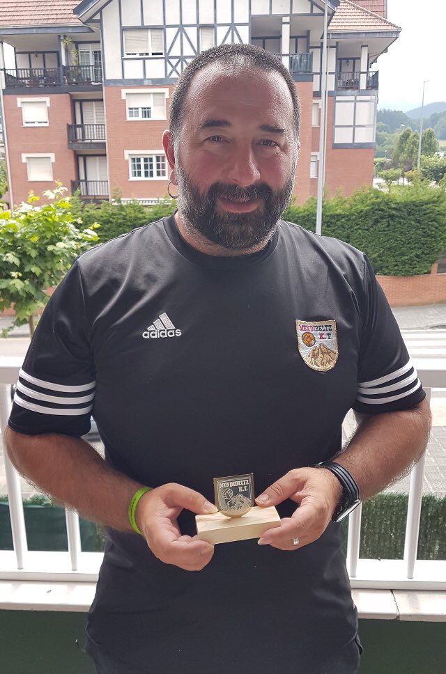 Mendibeltzkt's tweet photo. Eskerrik asko danagaitik Luisma (@teknikue)!

IZAN ZARELAKO GARA, GARELAKO IZANGO DIRA!

⚡️Bat. Bi. MENDI!⚡️ https://t.co/oNzfvFYz6e