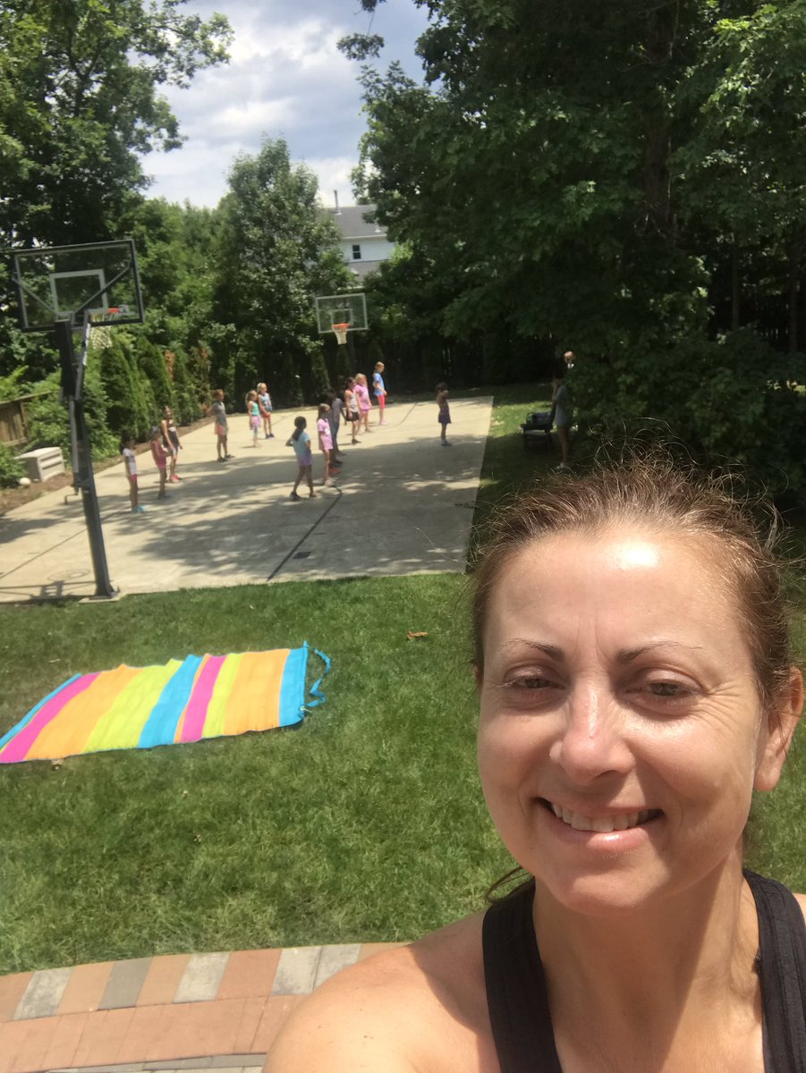 WSESArt's tweet photo. #WillowSummerSelfie @WSESfox  My first selfie with EE Dance Stars camp in my back yard with many of our Willow Springs students. https://t.co/h1clefnFMO