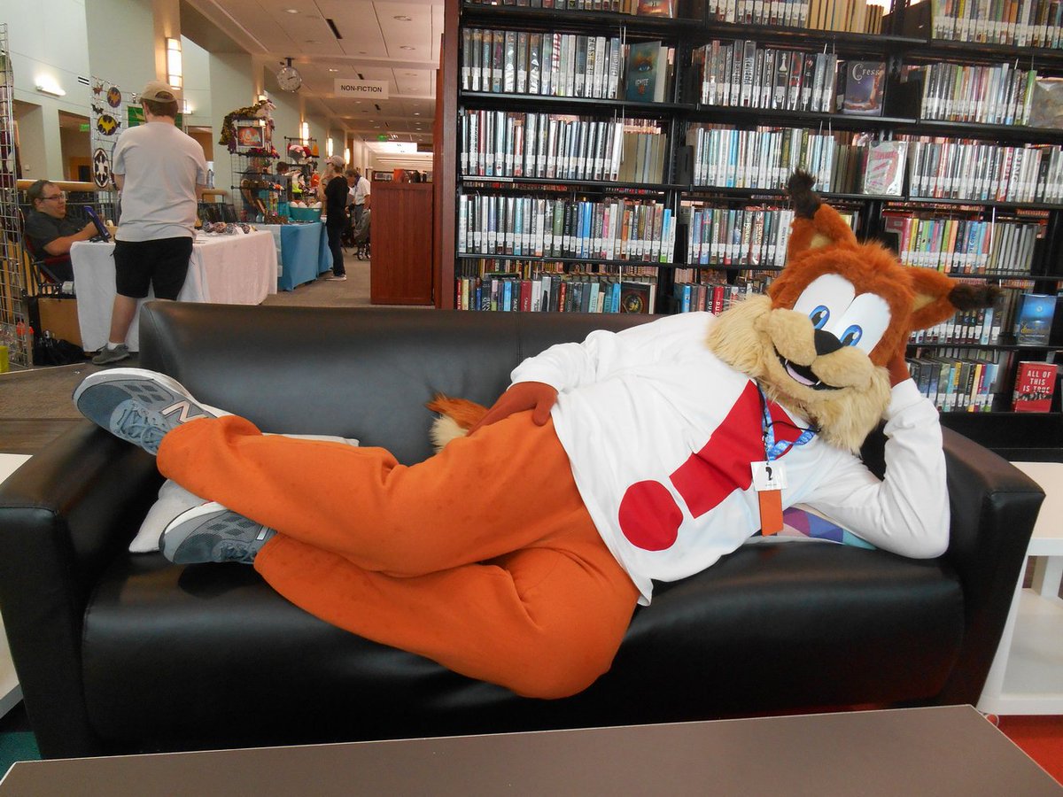 RustyTheBobcat's tweet photo. Why hello there :3 (Libcon III at Johnson City Public Library) #Bubsy #BubsyCosplay #BubsyPawsOnFire #BubsyTheBobcat #Convention #Cosplay #Cosplayer #BubsyBobcat #JCPL #LibCon #LibCon2019 #Library #JohnsonCityTN https://t.co/1iYZGIjZGW