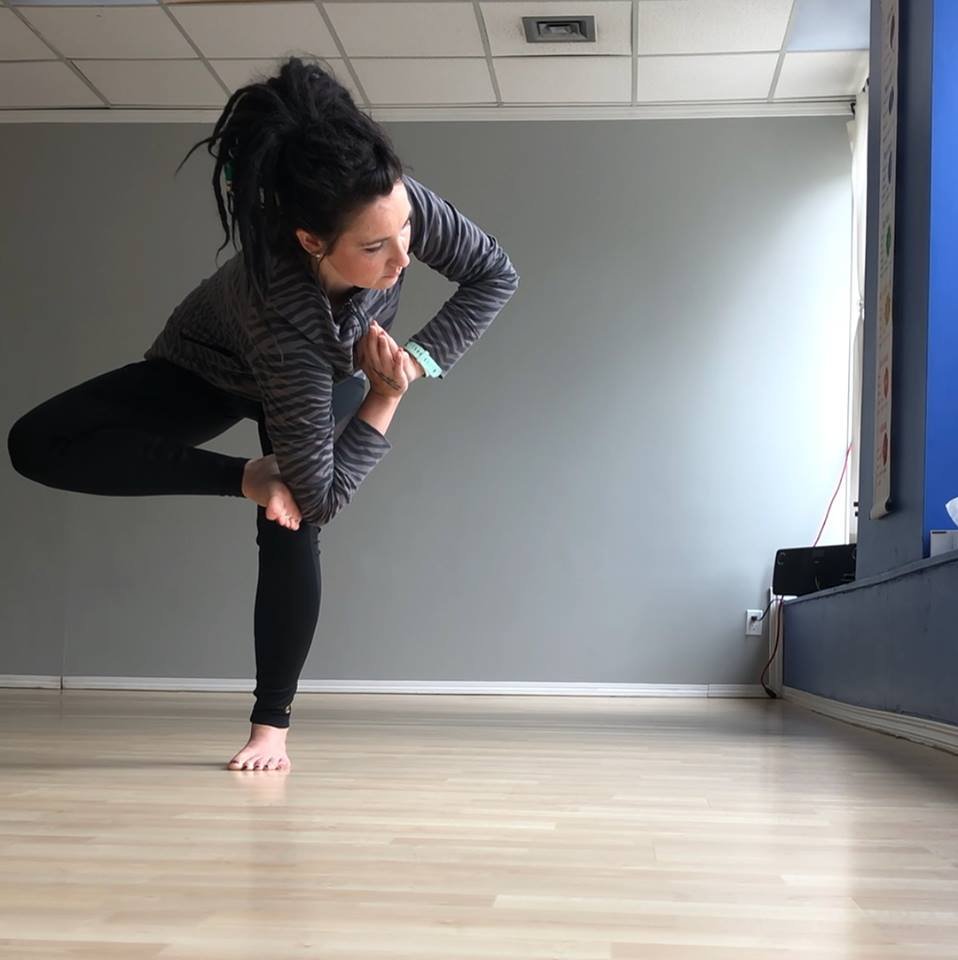 Get on your mat with us this evening! 

5:45 pm Aurora Flow 
7:45 pm Happy Hips