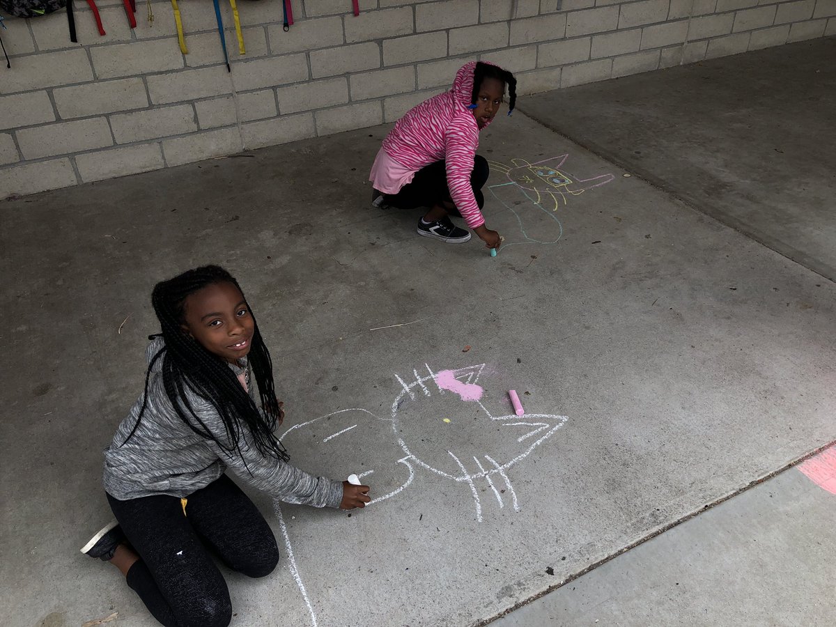 LOMA_ESS's tweet image. Having some fun during Kid’s Choice this morning (: #ESSROCKS #LMSVHEART #SUMMER19