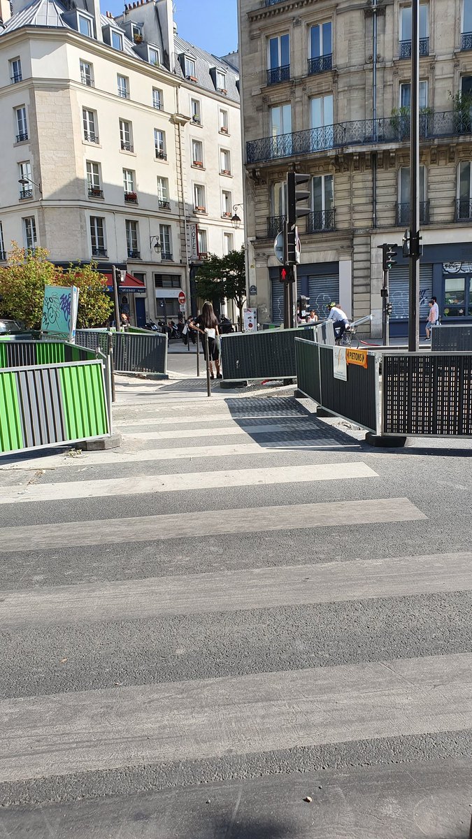 7BillionPics's tweet photo. Post pictures of crosswalks with hashtag #helpmecross to create the first #crowdsourced data set to help the blind and low vision community. With the right vision can use #technology to help our community. https://t.co/eTQUSfrdwD
