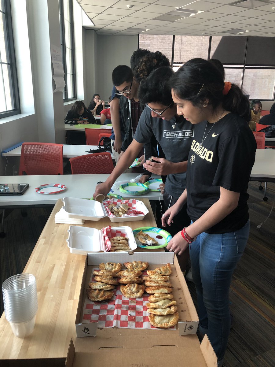 senorKretlow's tweet photo. Diversity Camp day 2: We continue to experience the diverse cultures of our world - with a focus on the Spanish-speaking world today! Empanadas on the menu! @SAISD @CASTtechSchool @CASTschools @profewhalon @CASTTechdesign Thank you @BetosComida https://t.co/YMnQ91mxxn