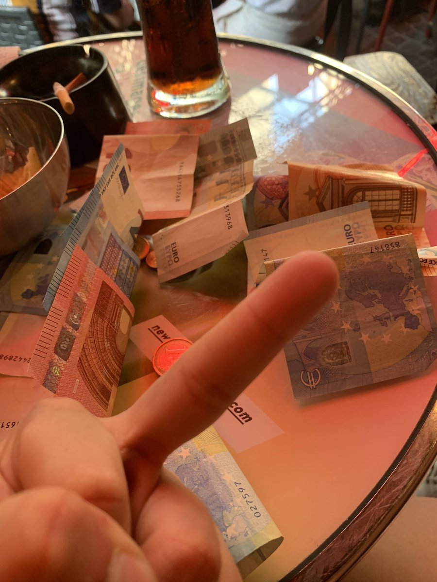 Antoine41567534's tweet photo. Je suis avec @ReineSel et @DemarJuliette. Les soumis de Paris, ils aiment qu’on leur démonte le cul apparemment. 
#moneyslave #gay #cashmaster #femdom #findom #larbin #soumis #fetichiste #feetfetish  #paypig #payday #moneymaster #cashslave #moneymister #maitre #moneymiss https://t.co/8Km6iGhRCX