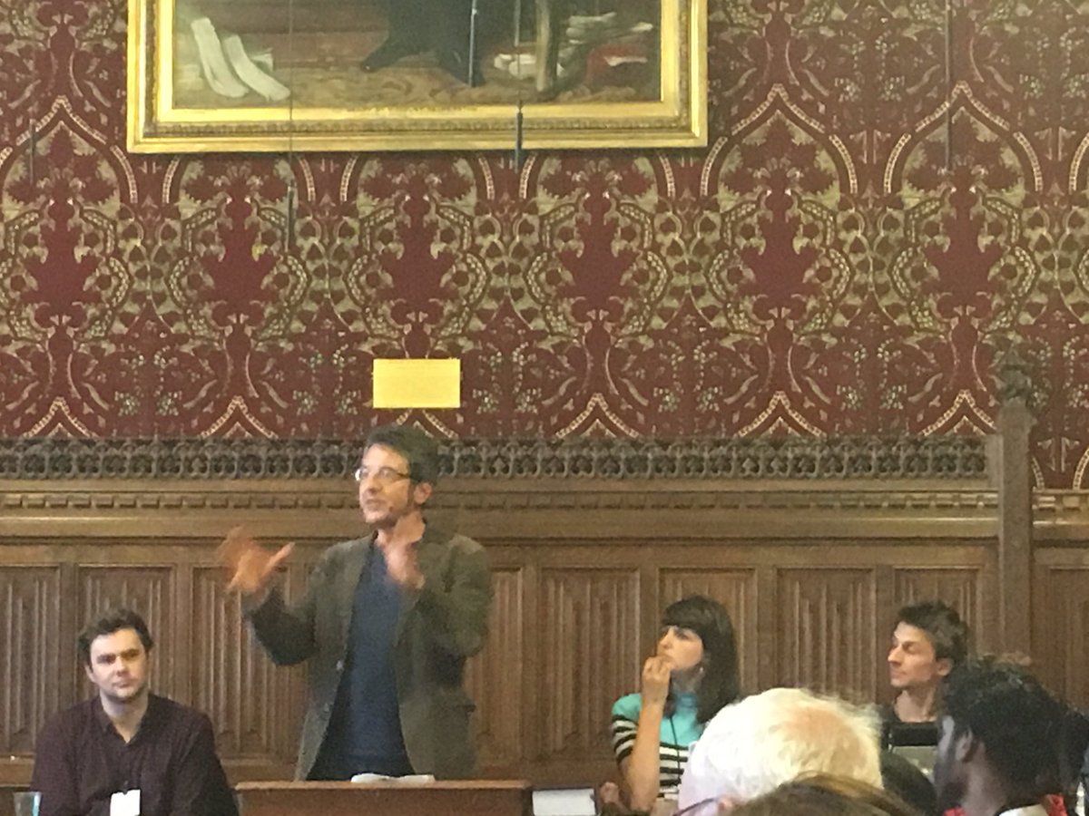 Gian_TCatt's tweet image. .@GeorgeMonbiot: “Did you know that there’s no definition of public land in the UK? Much of what we have is ‘privately owned public space’ (or POPS)” #LandForTheMany #commons