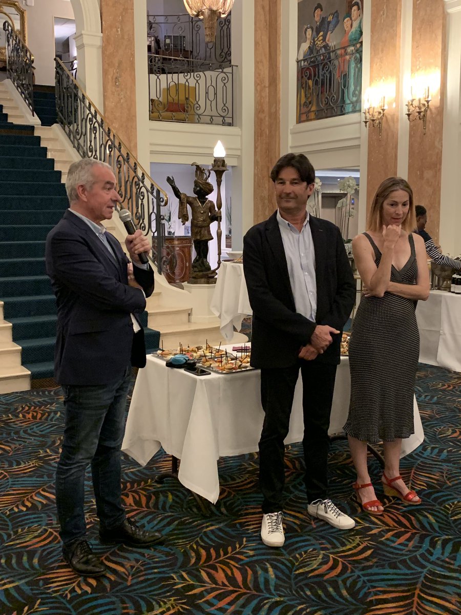 j_saintraymond's tweet photo. Jean-Louis Moulon Et @DanielSauvaitre accueillent les premiers participants du congrès #interpera2019 à Tours. @Interfel @interpera @AREFLH https://t.co/Zd4YecTvAg