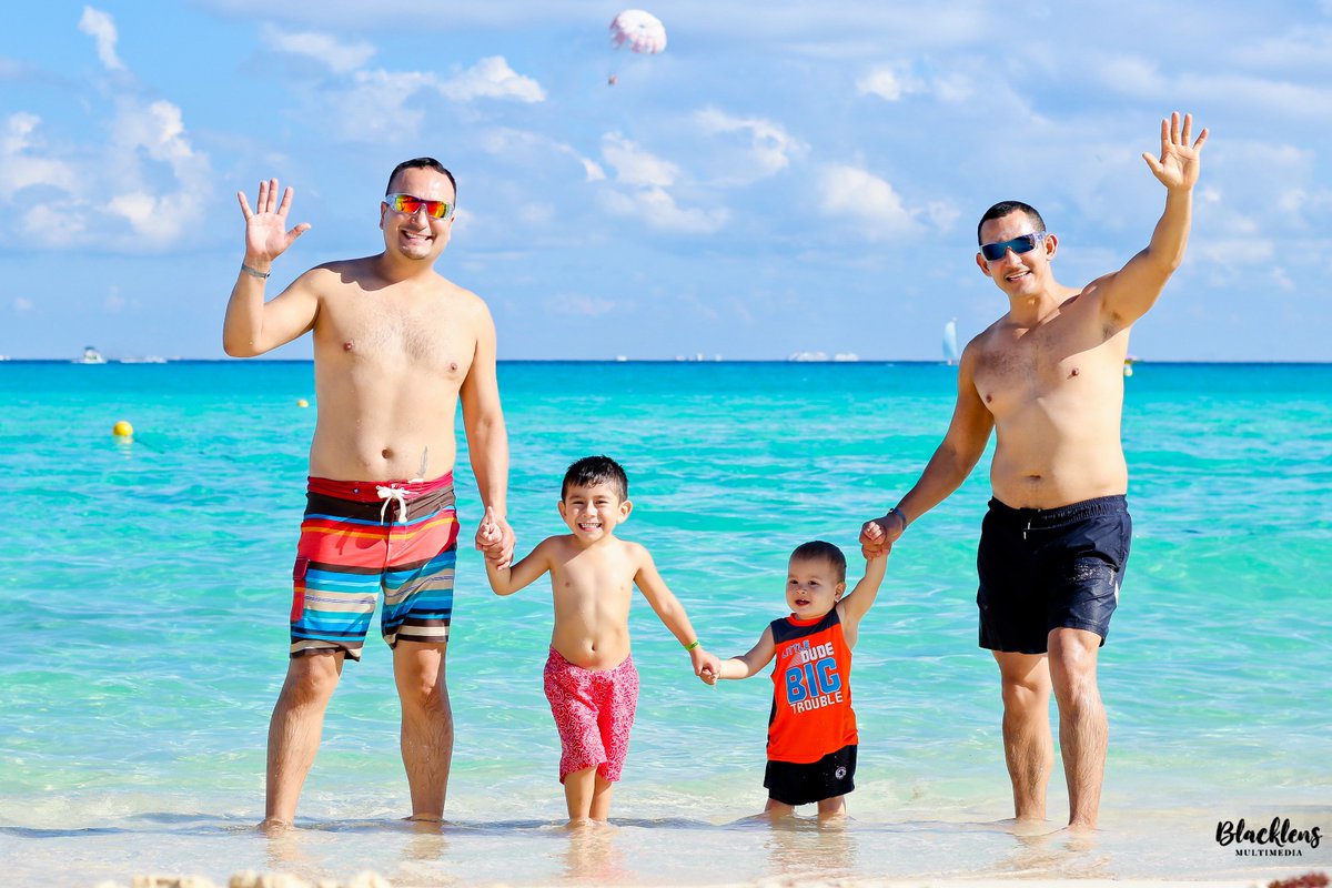 blacklensmulti's tweet photo. Happy family spending the day at the beach! 

#family #dads #sons #love #happyfamily #fun #photooftheday #kids #life #happy #familytime #smile #fun #vacations #playadelcarmen #mexico #vacations #caribbean #beach #funinthesun https://t.co/59ymjOdIDj