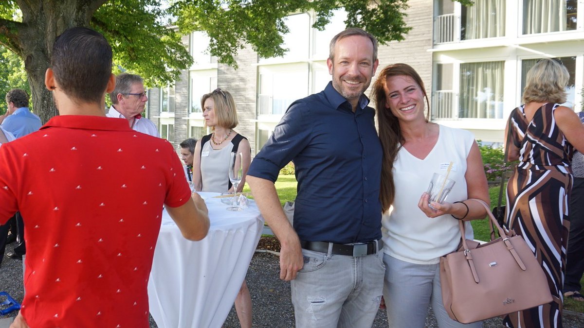 dialogine's tweet photo. Summer-Apéro @BoldernZH. Es isch im Fall mega heiss!

#XINGAfterwork #BusinessNetworking https://t.co/qGBfb8qXy7