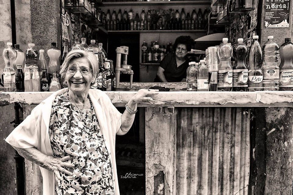 Per capire perchè diciamo premuta e non spremuta rossanadipoce.blogspot.com/2019/06/carmel…