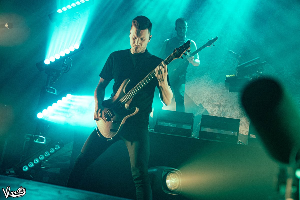 VrstyMediaGroup's tweet photo. @Architectsuk came through with @thyartismurder &amp; @whileshesleeps and definitely disappoint us. Check out our coverage below!

 https://t.co/aYlNlI8JRd

Photos by @Varsity_Michael https://t.co/oE2YihgAqc
