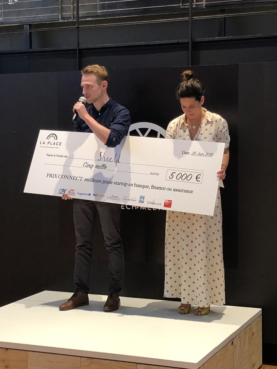 LaPlaceFintech's tweet photo. #ConnectLaPlace prix du jury CONNECT [to create] remis à #Sheeld ! Bravo !!! 🥇👏🏼 @MaellaSourivong @MathieuRoux @PalaisB https://t.co/Asc1SEQjnM
