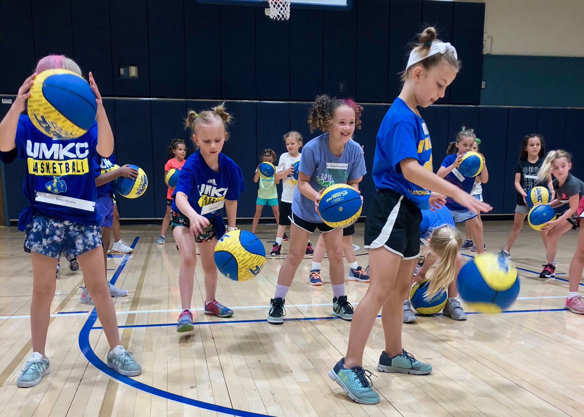 ArchiveRoosWBB's tweet photo. On day✌️of our Fundamental Camp our #RoosOnTheRise covered ball handling, what went wells and 😜 hair day! #ROOUP🤘🦘 https://t.co/hmb7DzIAEX