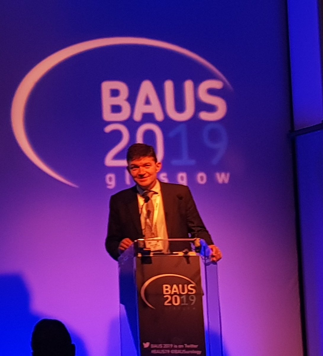 LambAlastair's tweet photo. @CahillDeclan explains inexplicably wet man post #RARP: short membranous urethral length ("bucket with a hole")
#Survivorship in #ProstateCancer
=> if #MUL <10mm then strongly recommend #AS or #EBRT or, if 100% committed to Sx then cystoprostatectomy!
@BAUSurology #BAU19 https://t.co/bwnSmA7yWN