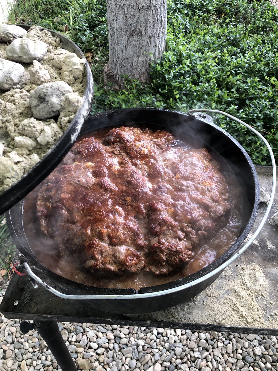 IDbandguy's tweet photo. June is my recovery month! Working that yard, hanging with good friends, and some good man food! #unwind #recharge Care for yourselves #teachers! https://t.co/GDvYFXQLug