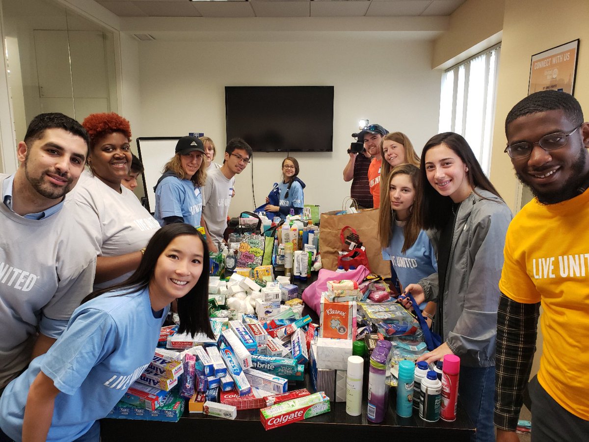 DIMEOCONSTRUCT's tweet photo. Dimeo team members volunteered at United Way Day of Action on Friday to make “welcome home baskets” filled with bed sheets, cleaning supplies, and handwritten cards in a day of action to help end youth homelessness. #dimeobuildingexcellencedeliveringvalue #dimeoteamgivingback https://t.co/SKidfEhE3e