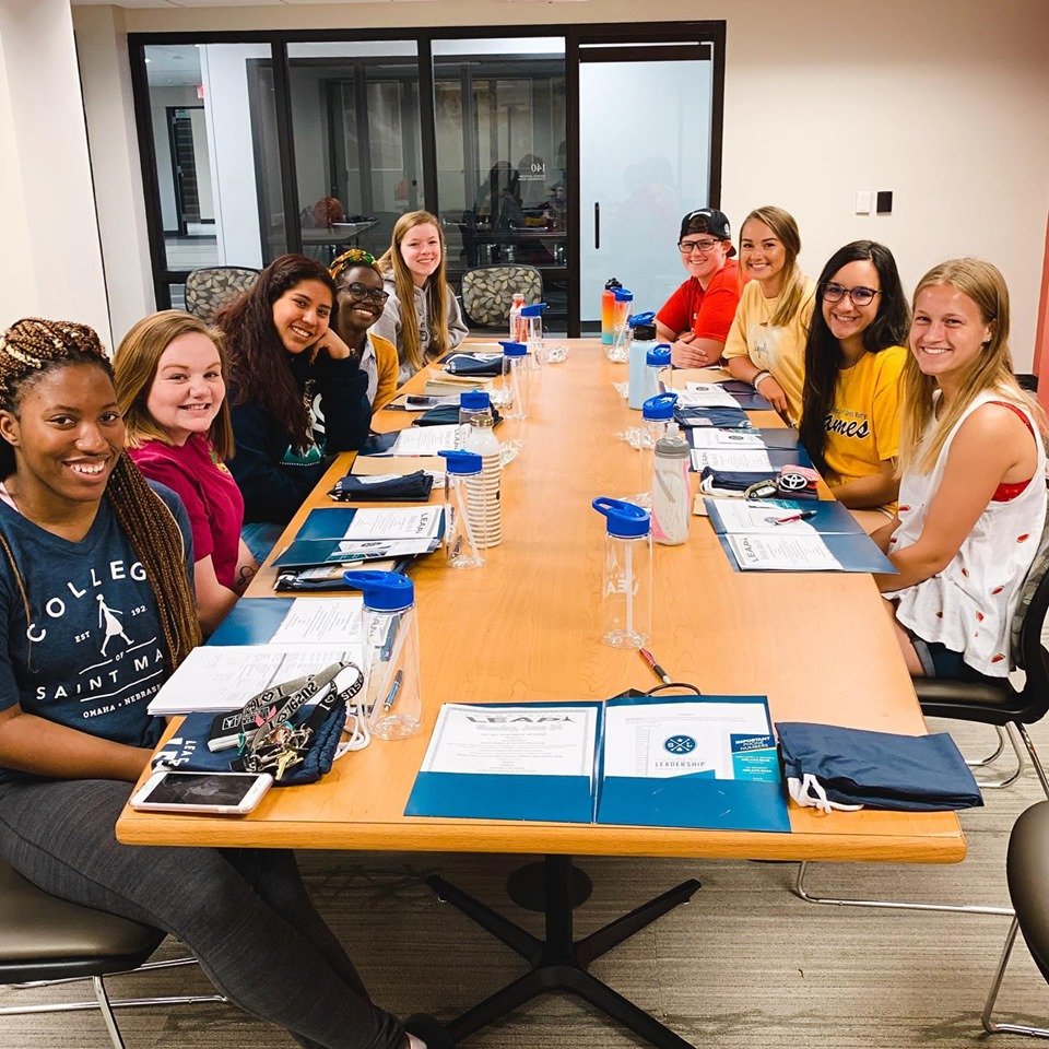 CSM_Omaha's tweet image. We’re excited to have some of our student leaders back on campus this week for our #LeadershipLeap program! Training hard to prepare for all the festivities! 😁