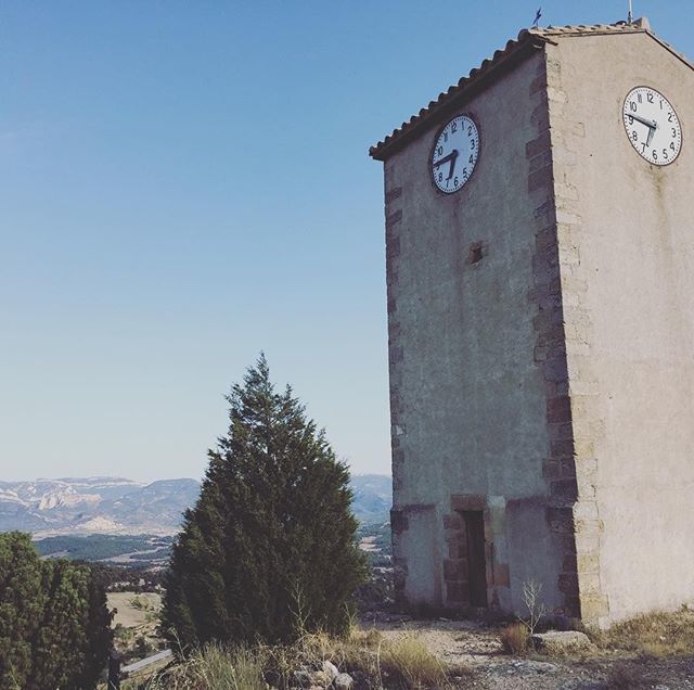 ConsolacionH's tweet photo. Monroyo, el pueblo más cercano a nuestro hotel ⠀
⠀
Reposting @cristaherder:⠀
#hotel #hotelviews #travel #viaje #viatge #vouyage #reise #travelling #instatravel #architecture #arquitectura #diseño #design #Spain #España #Aragón #Teruel #Matarr… https://t.co/UizaciDKrh https://t.co/huVtlJeGCK