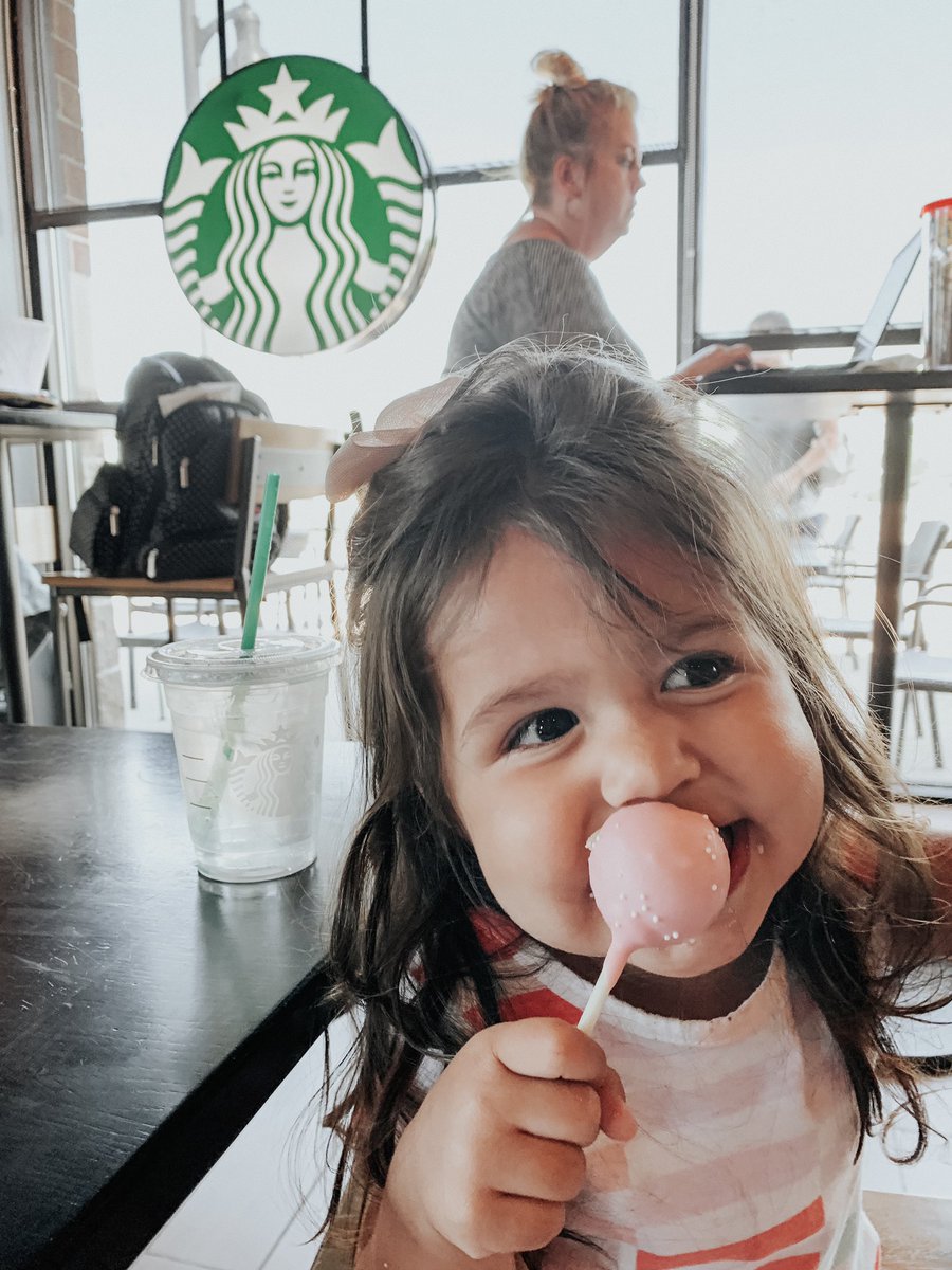 _PhilLopez's tweet photo. @Starbucks she thinks your cake pops and water are the best in the land https://t.co/kAXitMfL0J