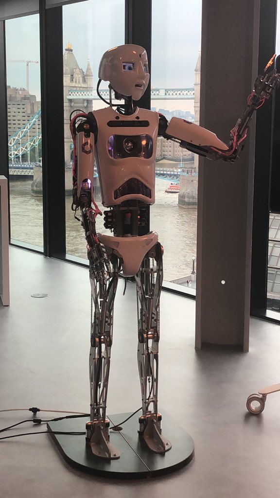 Tarahartley10's tweet image. “Live it, don’t laminate it!” Totally stealing that phrase from #Futureofwork event at PwC Frontier today where we covered #Automated workforce, #workingwithrobots, #gigeconomy and #purpose +++ .Exciting times!