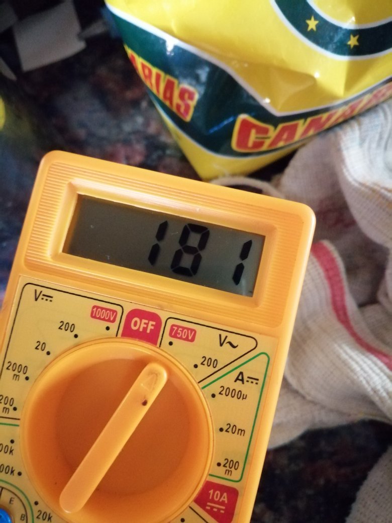 lean2740's tweet photo. @OficialEdesur sos joda? Me estás cargando, 1 día sin luz y ahora me mandas 180w. https://t.co/uCqfdJZlwI