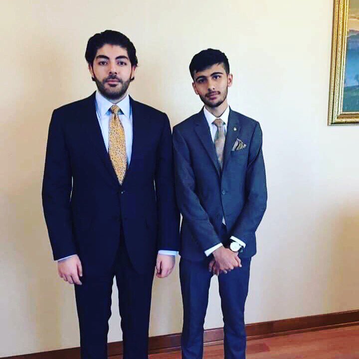 ئەمڕۆ 25_6_2019
يەکەمی پۆلی 12 زانستی بەڕێز منسور قادر محسین لە
خزمەت ڕێزدار ئيدريس نيچيرڤان بارزانى، هیوای سەرکەوتنی بۆ دەخوازین پیرۆزە ❤️👑❤️