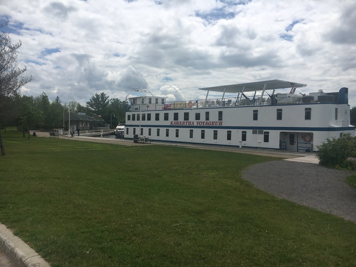 A nice surprise visit from the Kawartha Voyageur today, happy boating everyone! 🚢
