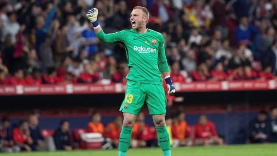 Somhiseremfcb's tweet photo. Jasper Cillessen ya es nuevo jugador del Valencia. Solo puedo darte las gracias por darlo todo por este equipo. Por nunca poner mala cara ni quejarte. Para mí el mejor portero suplente que hemos tenido. Siempre has cumplido. Mucha suerte en tu nuevo equipo. https://t.co/yMpnlrD2Jn