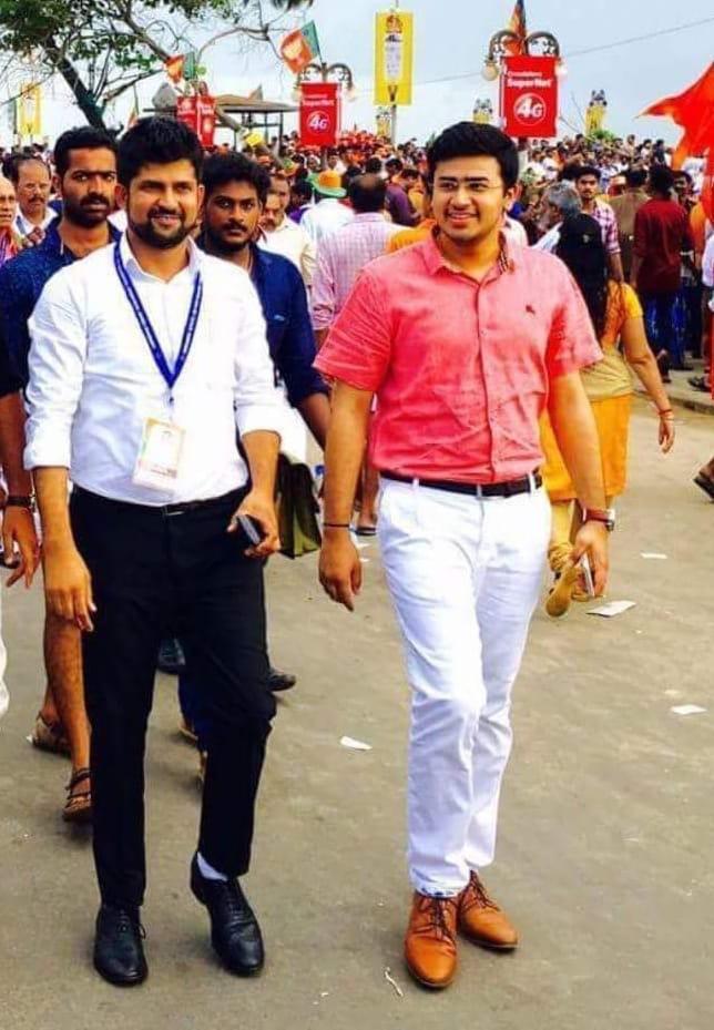 Tejasvi_Surya's tweet photo. Pratap Anna,

From sharing by-two Bhel Puri in Girinagar Circle to sitting in the Parliament together, what a journey it has been with you.

You have always had my back, quite literally today. Thanks &amp; love, @mepratap https://t.co/Gfl40qjUZx