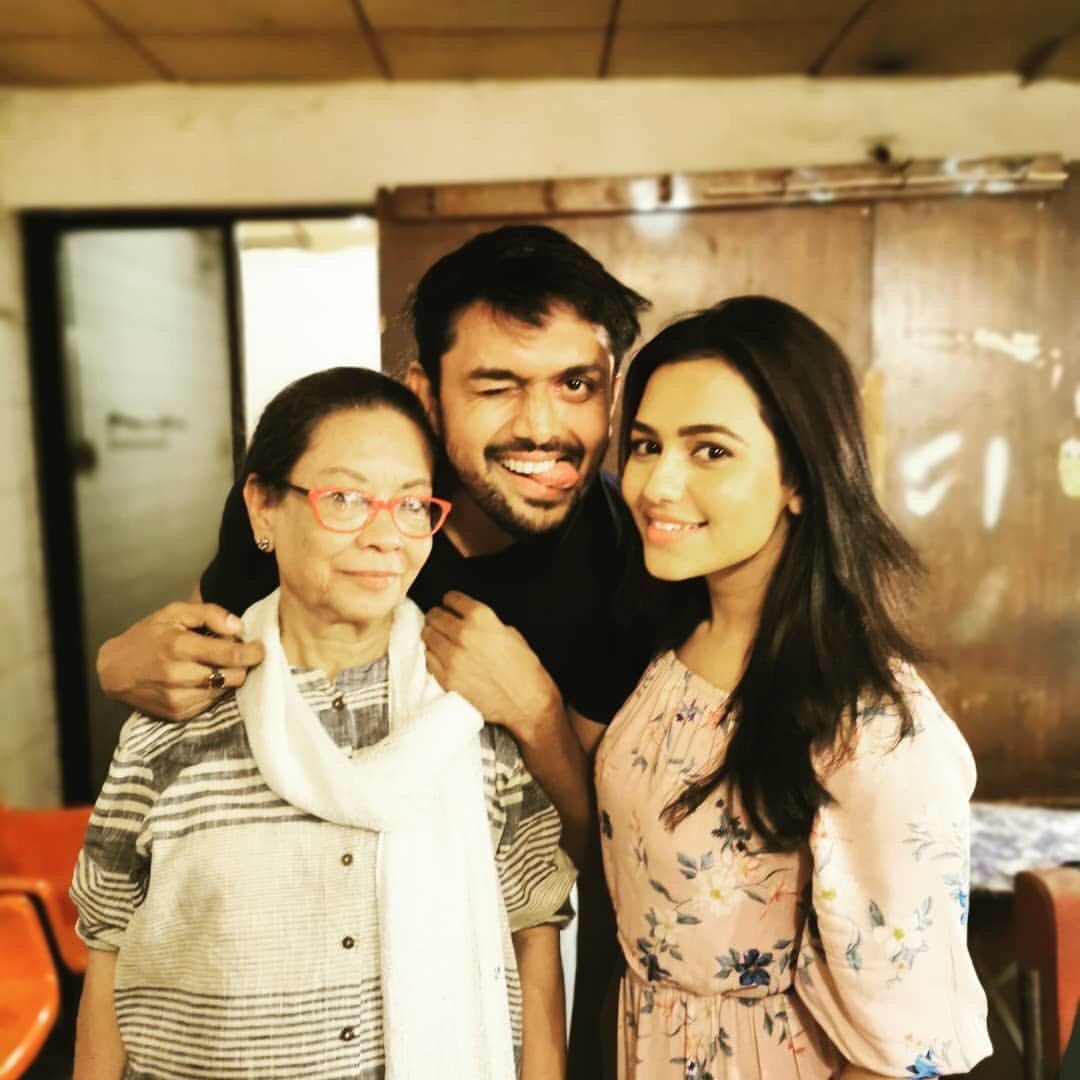 imshuvoo01's tweet photo. I know many of my fans have not watched #Ahaare, but all those who did said that it was one of my best performances..a big credit goes to the lady on my right.The magnificent #sohagsen, my acting coach.elated to meet her in my city.. Thank you @nusraat_faria for this..Love you ❤️ https://t.co/01aRtPWaIn