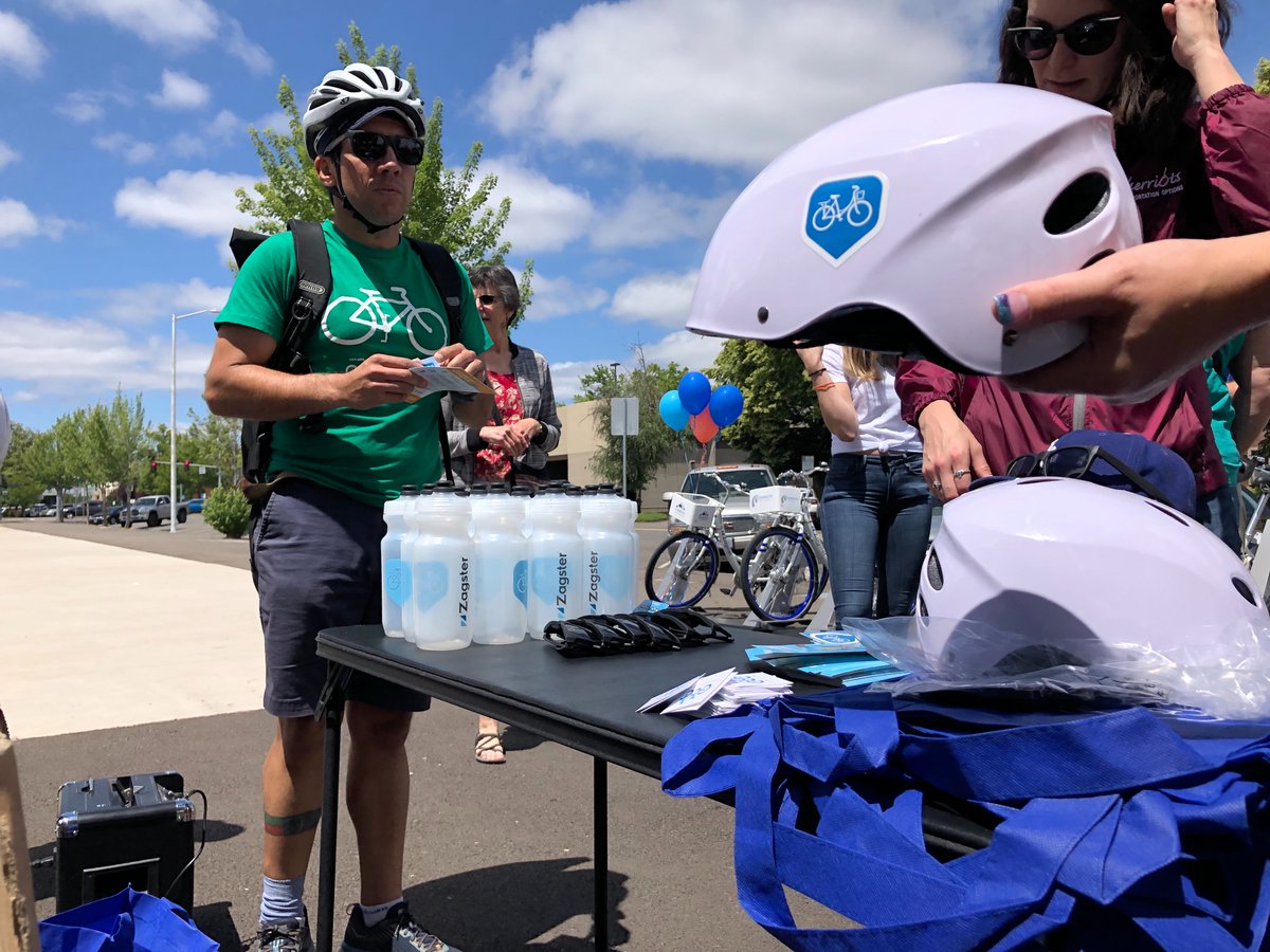 zagster's tweet photo. We had a lot of fun this past weekend at the #RideSalem #bikesharing program launch in @cityofsalem. #CommunityFirstSolutions is what we are all about at #Zagster.
#micromobility #RideWithZagster https://t.co/AkXM3iP15D