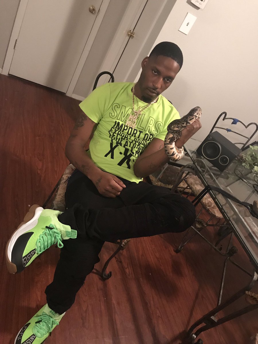 duck_dolla's tweet photo. Wipe A Nigga Nose Onnat Slime Shit🤧 https://t.co/UrLHv5odjo