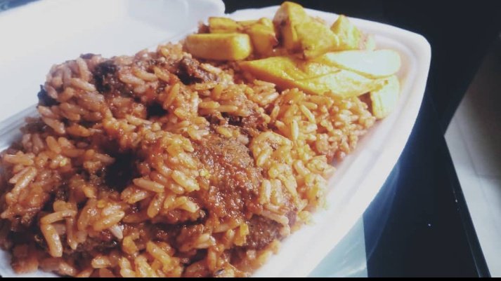 chops_com's tweet photo. Hey food fam! Juicy Party Jollof, Peppered Chicken and Plantain available tomorrow at N1000(delivery charges apply). 
Order lines open till 9am tomorrow! https://t.co/rxEyjvZr4c
