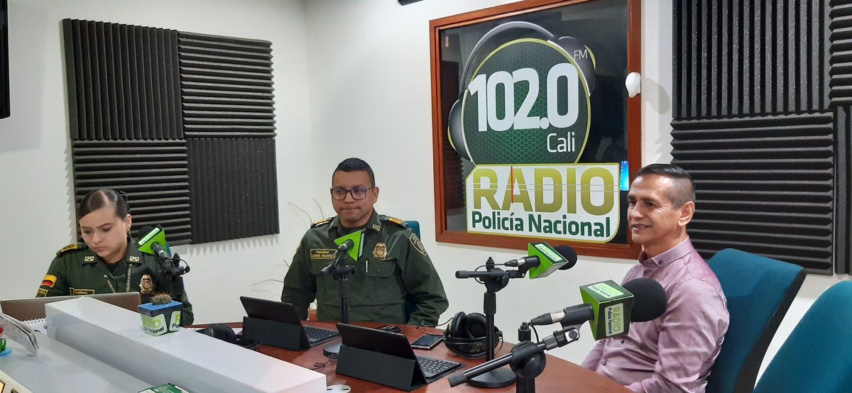 Lanzamiento CUANDO EL AMOR SE ACABA en la estación Radio Policía Nacional 102.0 FM #CaliCo.