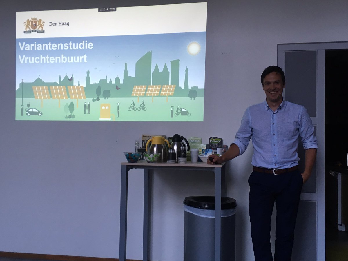 BarryScholten's tweet photo. Vanavond bewoners bijeenkomst voor het project Warm in de wijk, in de vruchtenbuurt Den Haag. De proef Zet 'm op 70! is afgerond. Nu gaan we in bewonersbijeenkomsten in op de alternatieven voor aardgas, en het keuzeproces dat we gezamenlijk doorlopen. https://t.co/eRtdMu2W1t https://t.co/OFqGTkXNv3