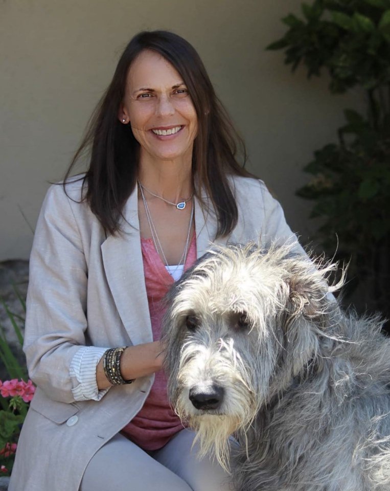 AMSHVets's tweet image. Happy #AMSH work anniversary to our office manager, Kathy! Kathy is celebrating her 18th year at Animal Medical and Surgical Hospital! She keeps our team well-grounded. Thank you for everything you do around here. 💕