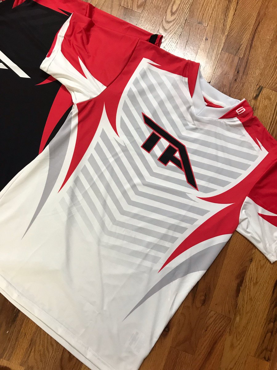 Mitsukris's tweet photo. @TotalAdvantageG 2019 Pro Elite Jerseys designed by @Sector_Six just looks so sick! Can't wait to wear mine on stream! Hell yeah!
#TotalAdvantage #TAGaming #CO #ContentCreator #CallofDutyBlackOps4
.
.
Be sure to drop a follow! Once we hit 200 we are doing a Pro Jersey Giveaway! https://t.co/h73AARPQVn