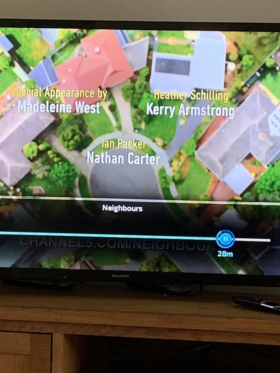 _robyngilliland's tweet image. Since when did @iamNATHANCARTER join the neighbours cast 🤔🤔 🤣🤣 #samename #mademelaugh