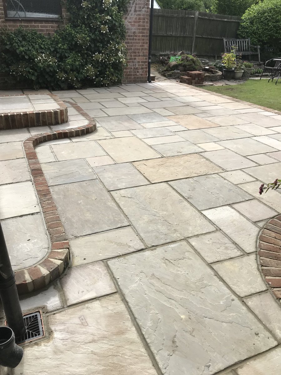 BuckinghamsLand's tweet image. One of our recent projects ticked off and ready for some good weather. Buff Indian sandstone patio edged in godstone bricks and curved steps #hardlandscaping #hardlandscapingdesign #patio #indiansandstone #brickwork #steps #gardendesignsideas