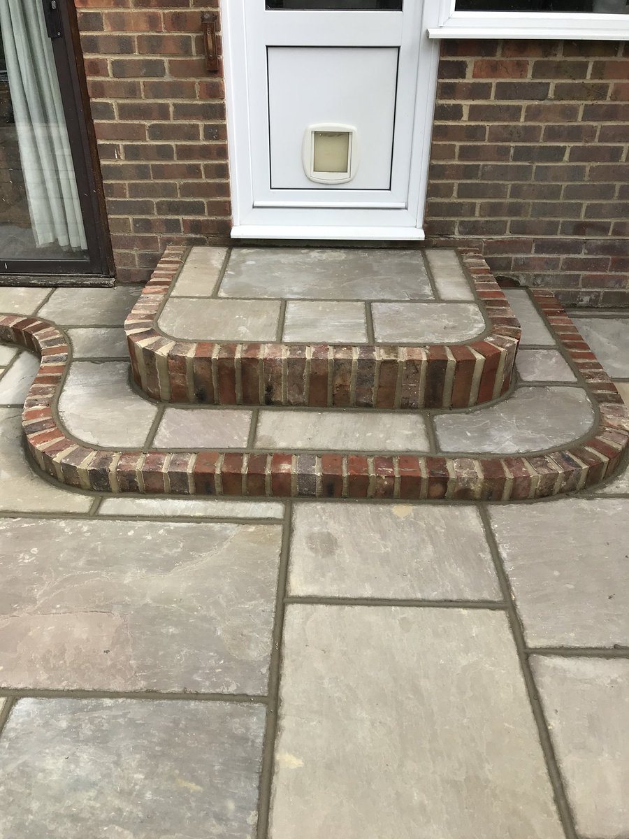 BuckinghamsLand's tweet image. One of our recent projects ticked off and ready for some good weather. Buff Indian sandstone patio edged in godstone bricks and curved steps #hardlandscaping #hardlandscapingdesign #patio #indiansandstone #brickwork #steps #gardendesignsideas