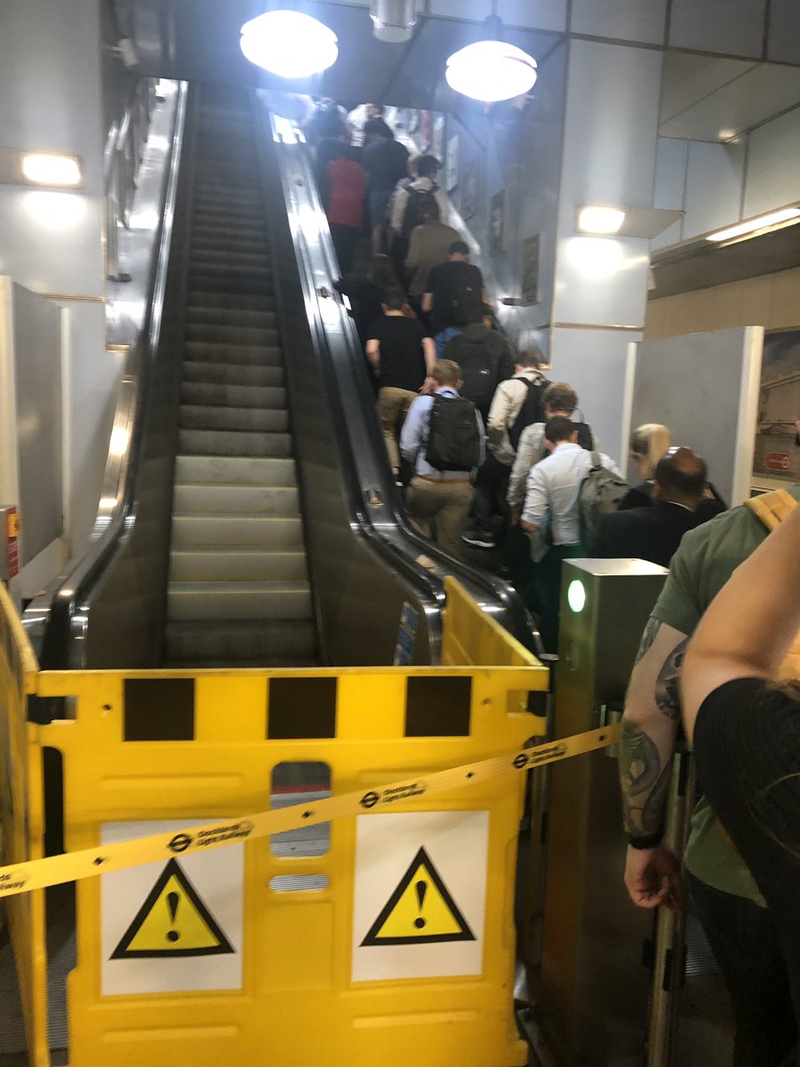 CSarkEscalator's tweet image. I am being repaired! 👍🏻