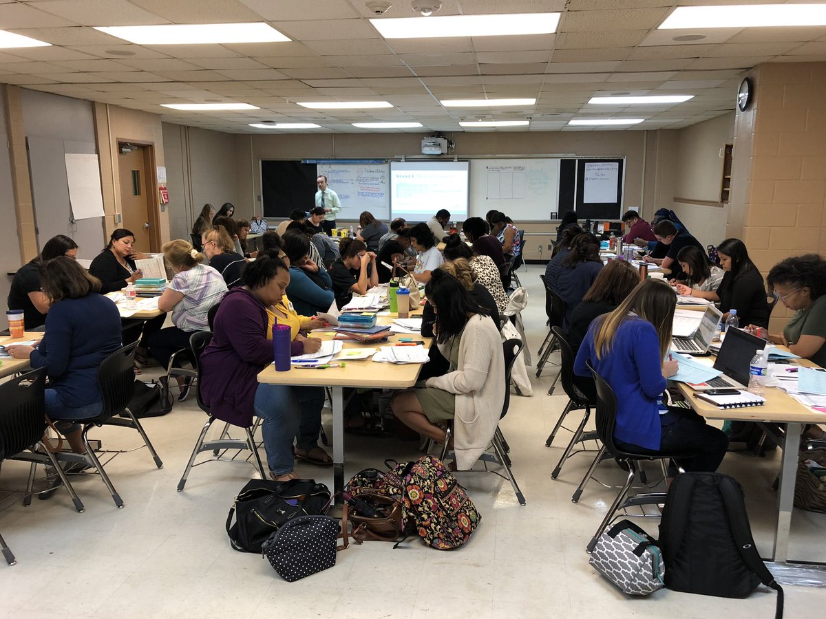 subr2000's tweet photo. @malene_golding Serving a Packed house @ New ELA TEKS Reboot!   Dr. Winton is doing a superb job!
#newteksrock https://t.co/qBRu3ootqW