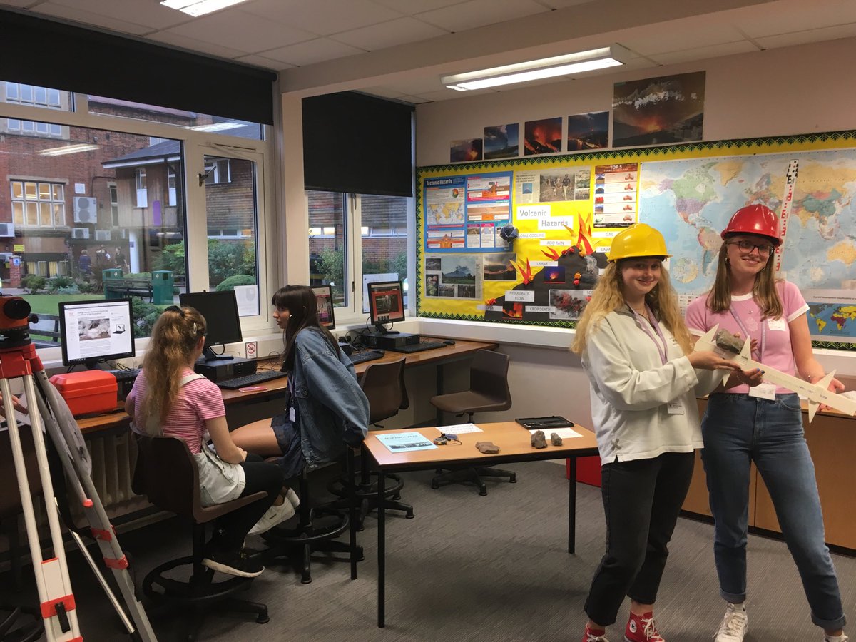 Thanks to all the visitors in Geography this evening #geographer in the making