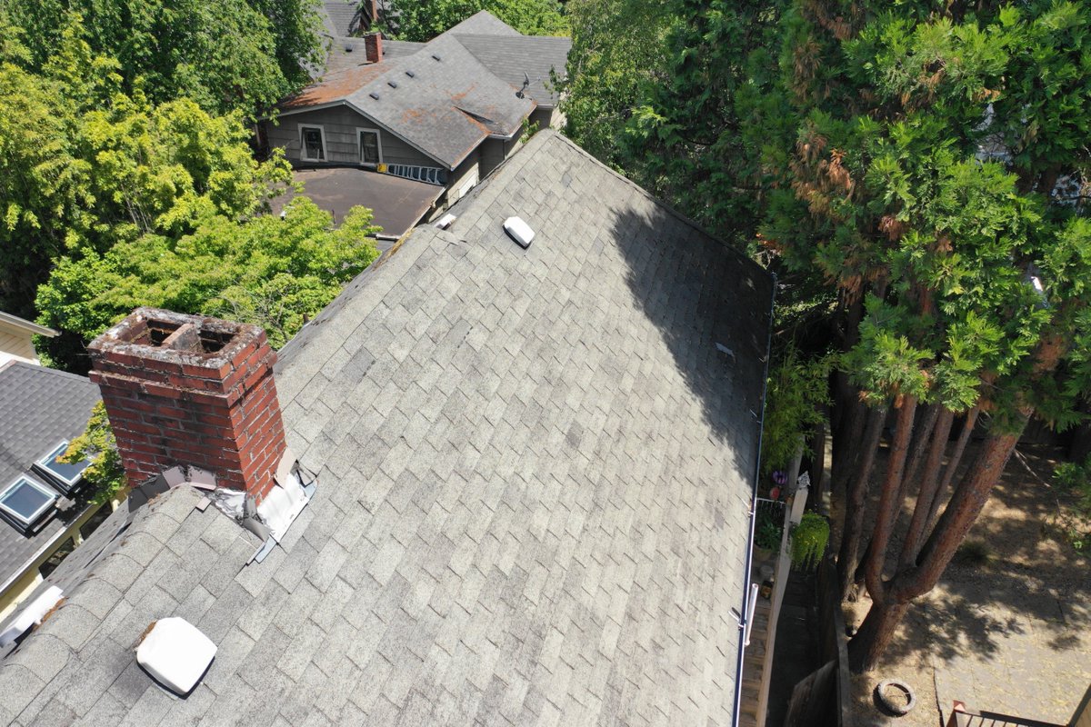 JobinRoofing's tweet photo. It means a lot when a customer selects our roofing company to handle their roof replacement project.  We look forward to putting a new Malarkey Roofing System with Vista AR shingles on this portland home. 

#pdxhomes #roofing #pdxcontractor https://t.co/PDzU3wnAtx