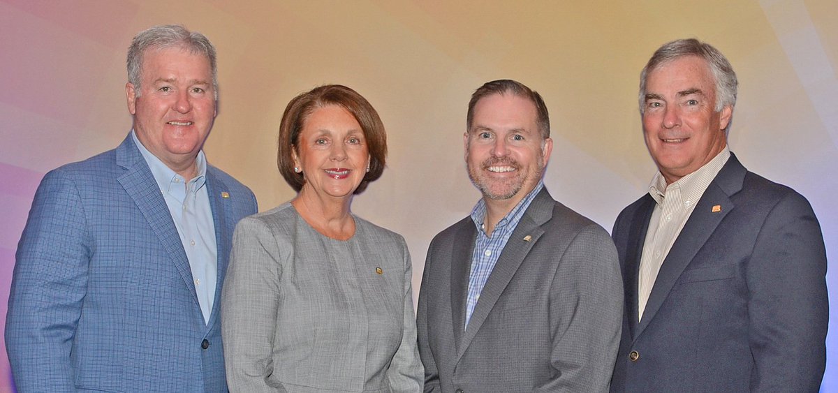 mobankers's tweet photo. MBA’s Executive Management Committee for 2019-20 includes Immediate Past Chairman Shaun Burke, Chairman Anne Vieira, Treasurer Deron Burr &amp; Chairman-Elect Brice Luetkemeyer. #saintsavenuebank #bankleaders #communitybankers https://t.co/jMbzdhW4Q6 https://t.co/6e00a8Go2W