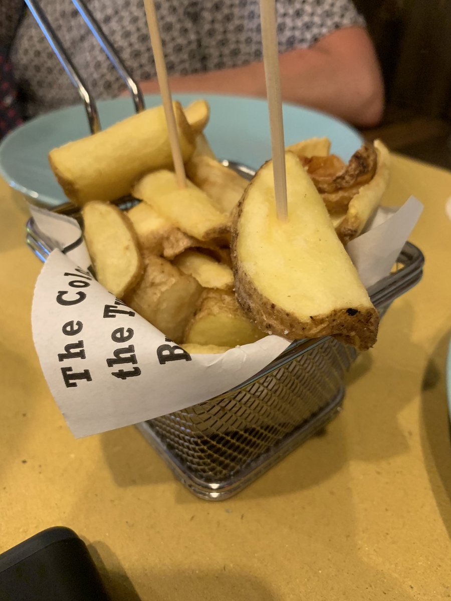InOlivers's tweet photo. Pancetta and Pecorino pizza at Birreria Ristorante. Salty but in the best way. And some Potato Dippers. Like a fluffy potato chip. https://t.co/phlu2U0rys